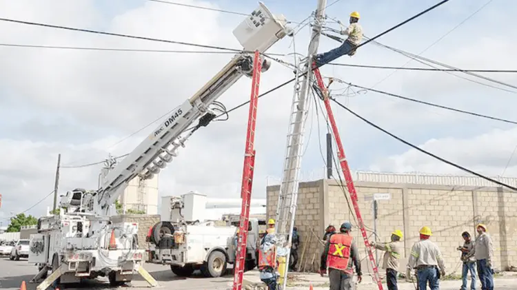 Canaco Hermosillo exige a CFE garantizar servicio eléctrico. (Foto: Archivo / EXPRESO).