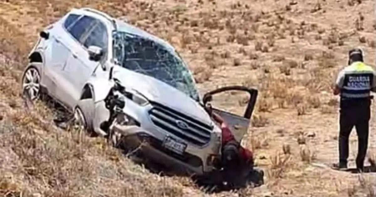 Pareja de la tercera edad sufre accidente en salida norte de Guaymas