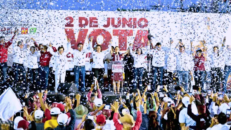La candidata morenista cerró campaña con la presencia de candidatos locales y federales. (Especial)