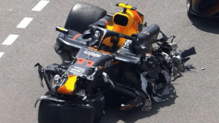 El impacto obligó a la dirección de carrera a ondear la bandera roja. (Foto: Especial / EXPRESO)