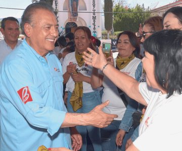 Se reúne Manlio Fabio Beltrones con mujeres de Sonora