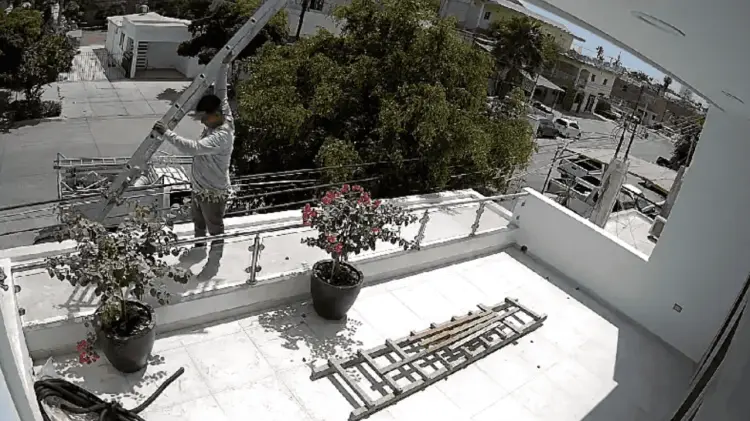 El joven tuvo contacto con cables de alta tensión. (Foto: Captura de video)