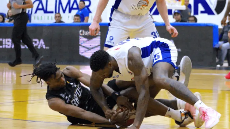 Halcones volvió a igualar la serie ante Rayos, ahora en Ciudad Obregón. (Foto: Cortesía)