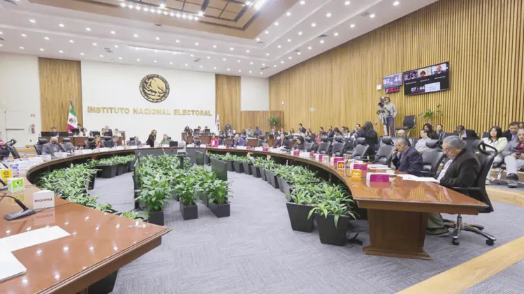 El INE cifró en 521 las solicitudes de protección reclamadas por candidatos. (Foto: Especial)