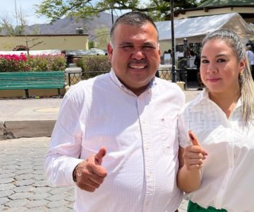 Víctor Balderrama emite su voto y llama a la ciudadanía a mostrar civilidad