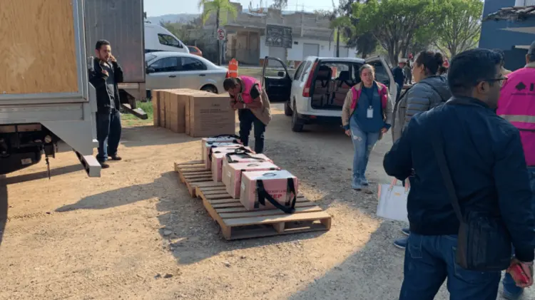 Se han localizado tres paquetes. (Especial / EXPRESO)