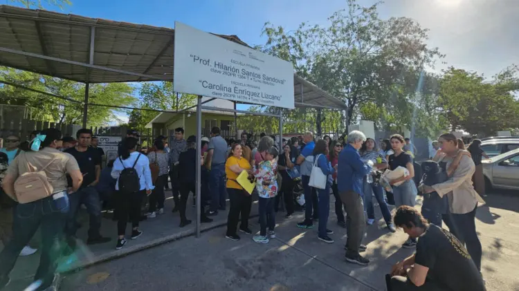 A pesar del calor y las largas filas, los sonorenses sufragaron su voto. (Foto: Archivo / EXPRESO)