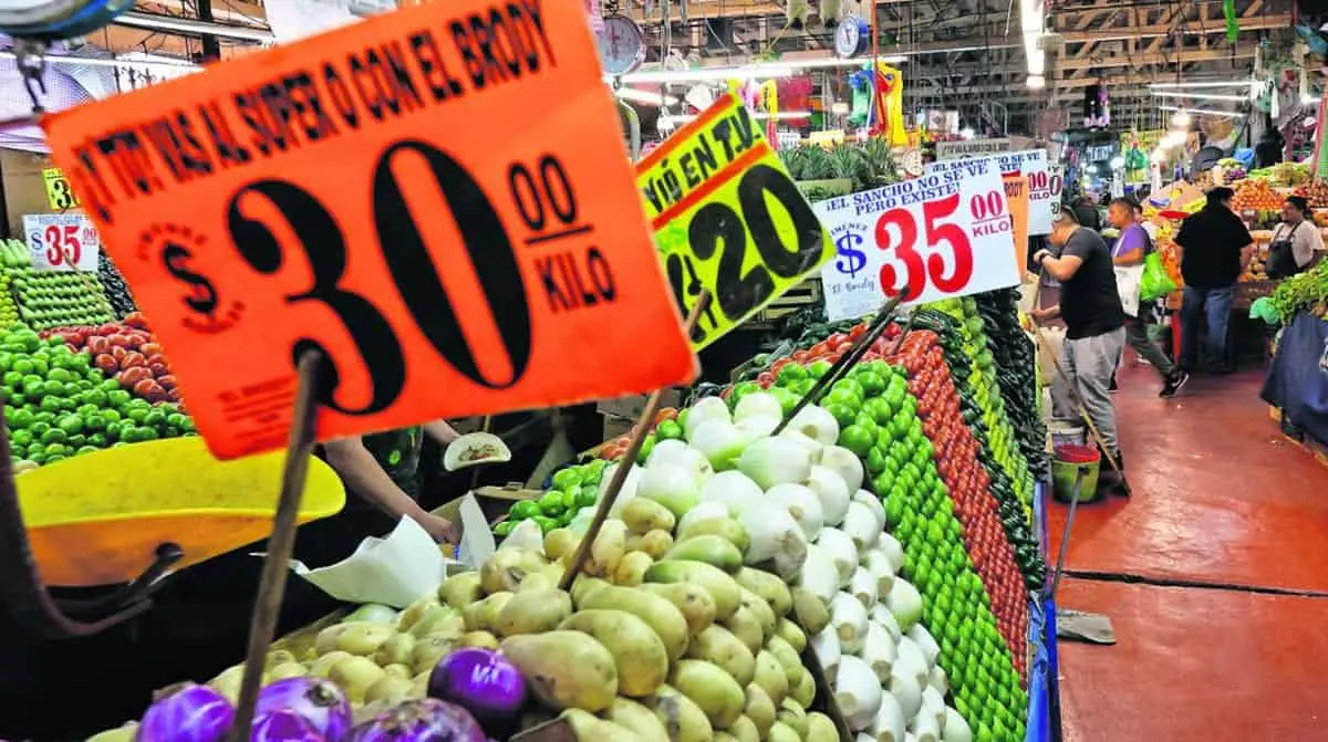 Confianza del consumidor cae por sexto mes consecutivo en abril