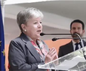 México llama a buscar solución pacífica entre Ucrania y Rusia