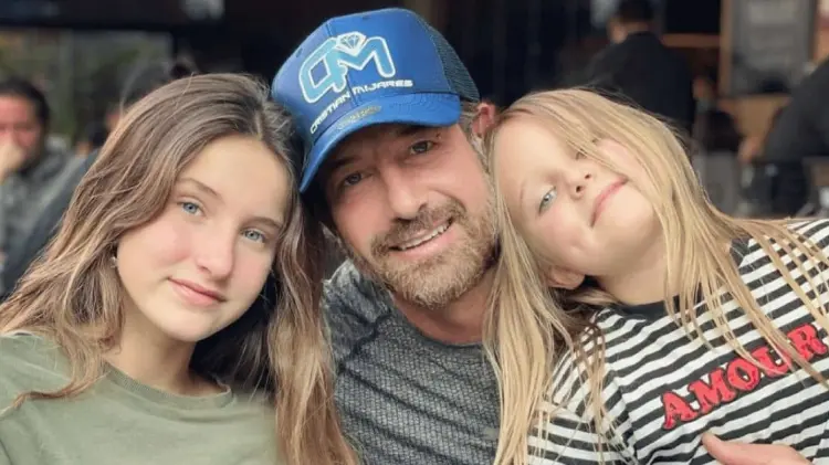 Gabriel Soto junto a sus hijas Miranda y Elisa. (Foto: Cortesía)