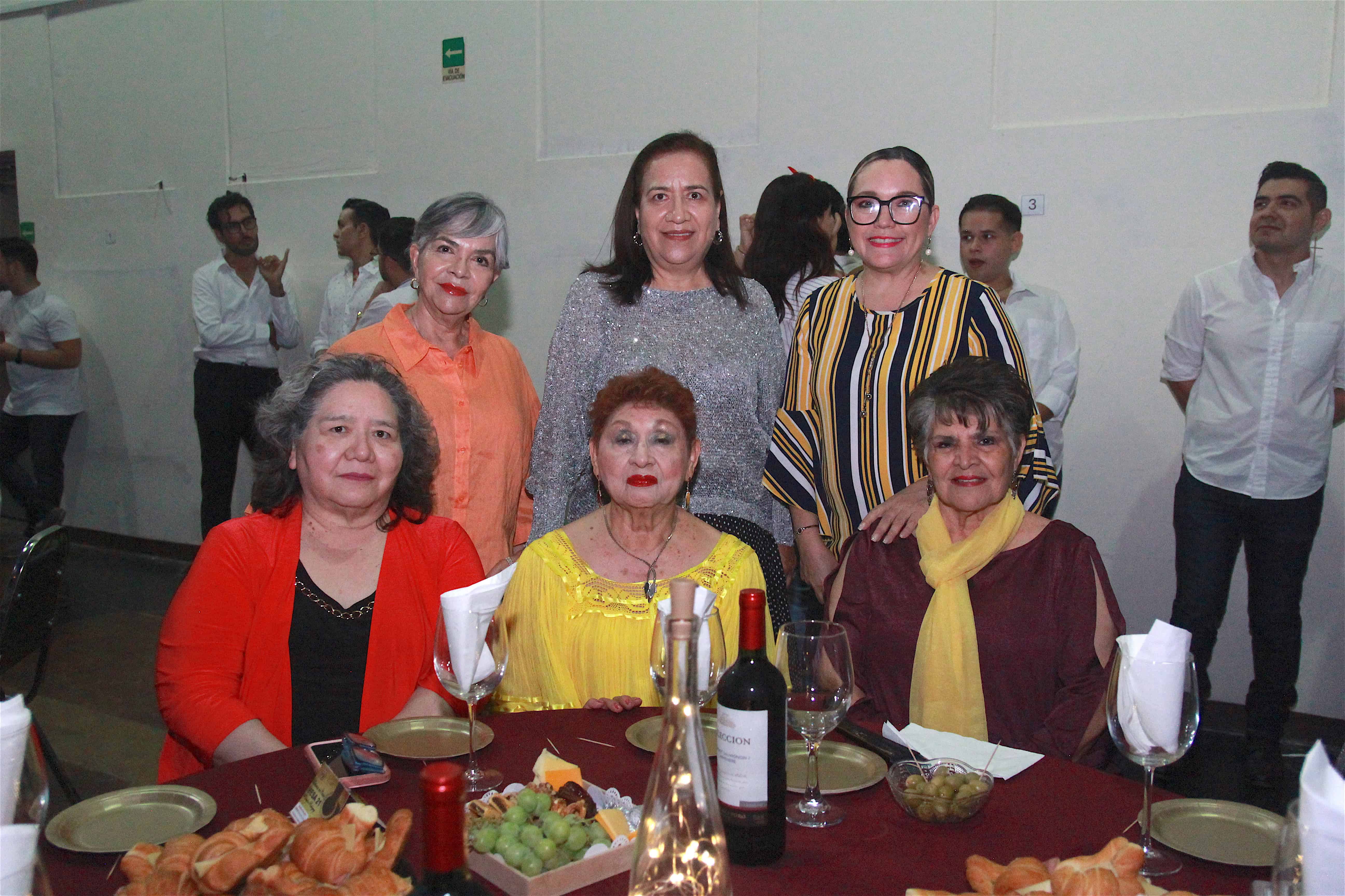 En Bohemia con Causa gozan de una amena convivencia