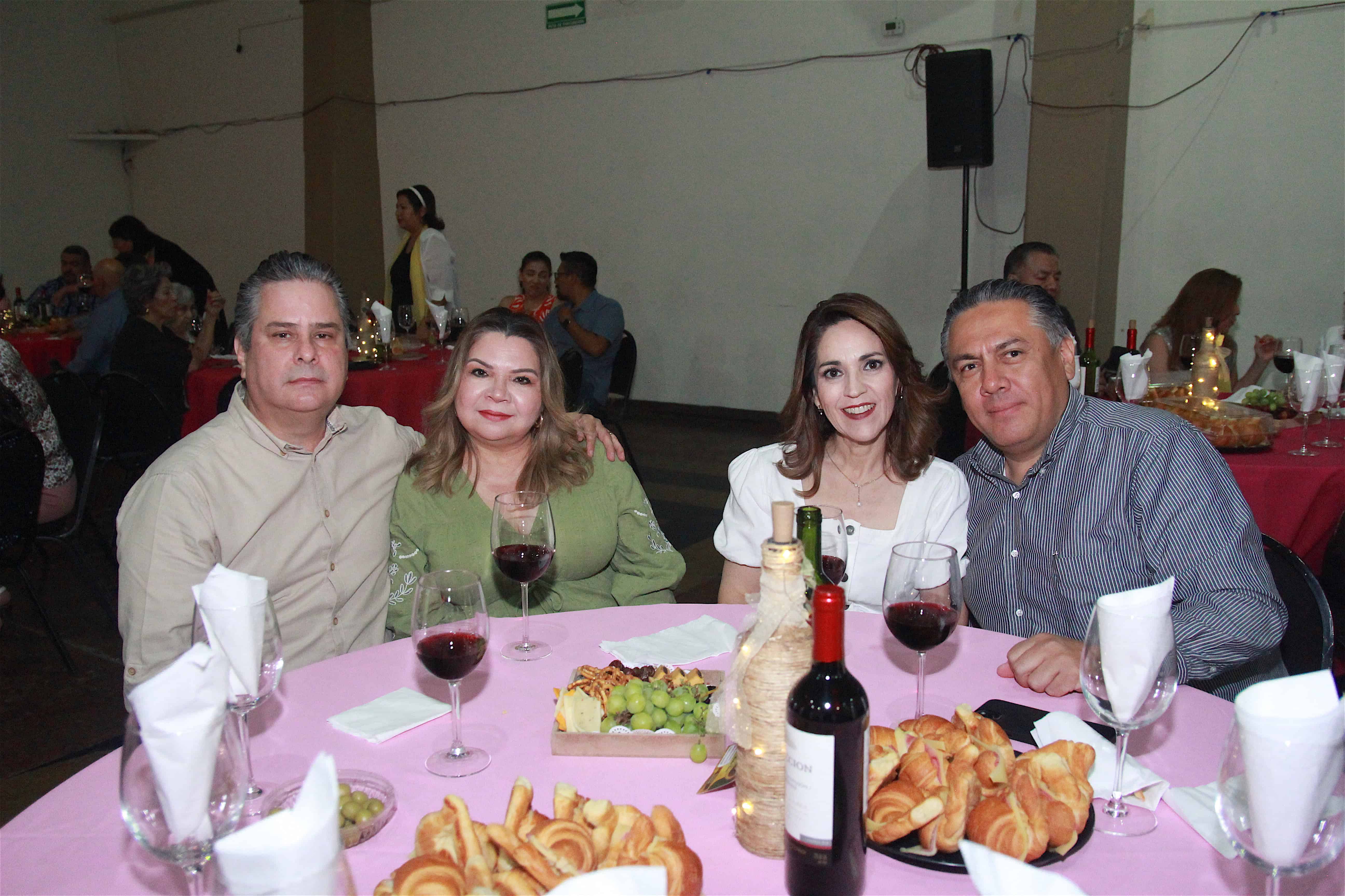 En Bohemia con Causa gozan de una amena convivencia