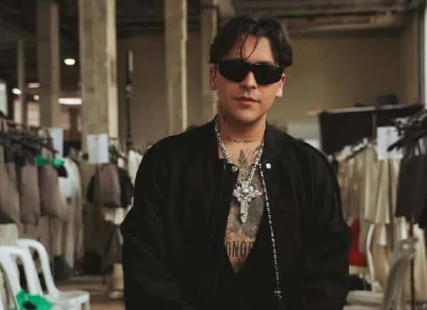 Christian Nodal deslumbra en la Semana de la Moda Masculina en París