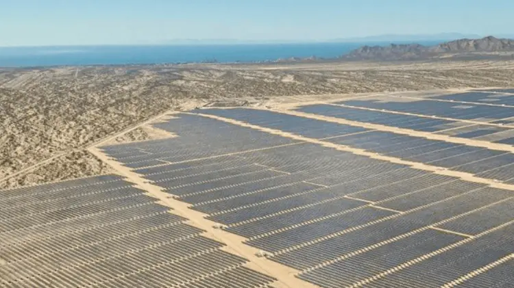 En la planta fotovoltaica de Puerto Peñasco se invierte 3 mil 191 MDD en energía limpia. (Especial)