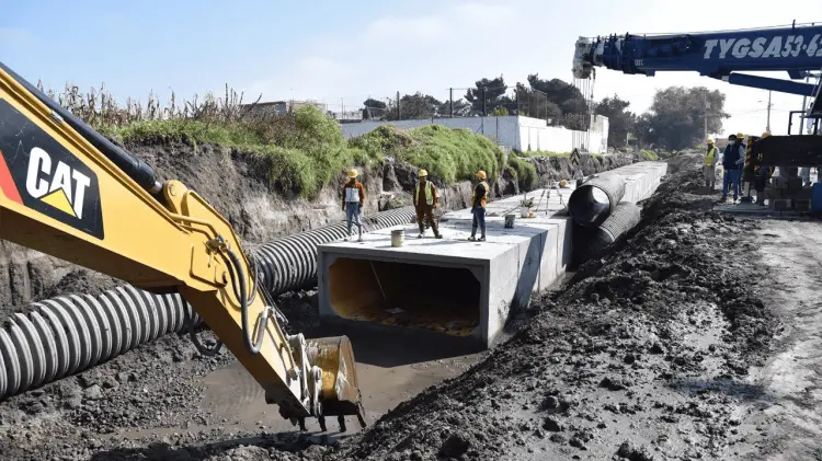 Los colapsos de drenaje son un problema desde hace más de 10 años. (Especial / EXPRESO)