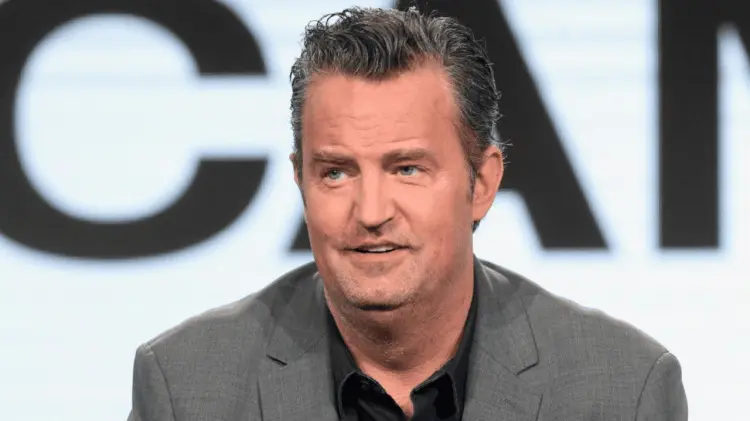Matthew Perry fue encontrado sin vida en el jacuzzi de su residencia. (Especial / EXPRESO)