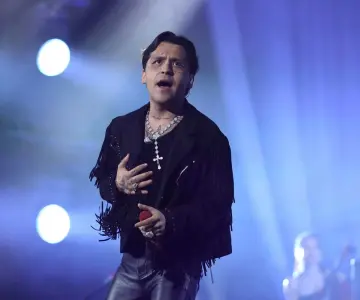 Christian Nodal arranca gira en Europa con sold out