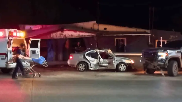 Los ocupantes del vehículo Jetta fallecieron. (Foto: Cortesía)