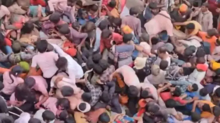 La estampida ocurrió cuando los asistentes comenzaron a abandonar el lugar. (Foto: Captura de video)