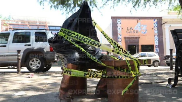 La escultura del Pitayero fue acordonada tras haber sido vandalizada. (Foto: Ramón Munguía/EXPRESO)