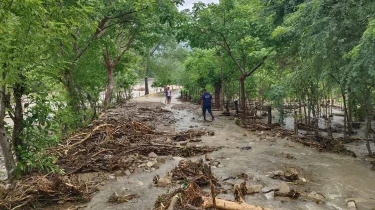 La tormenta ha provocado desbordamiento de ríos y deslaves. (Foto: Especial)