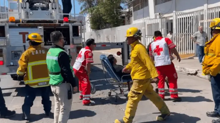 El hombre fue trasladado a un hospital tras ser auxiliado. (Foto: Cortesía)