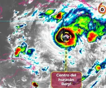 ¿Cuánto mide el ojo del fenómeno meteorológico Beryl?