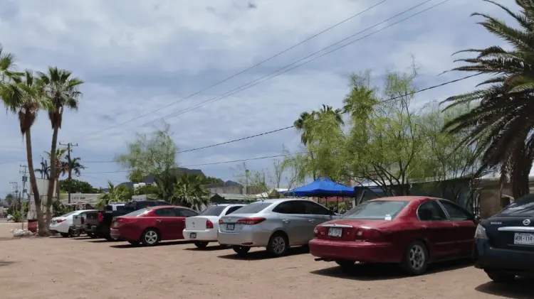 El pasado fin de semana se registró la llegada de 600 vehículos a la playa. (Especial / EXPRESO)