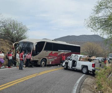 Cierran carretera Ures-Mazocahui por accidente; hay siete lesionados