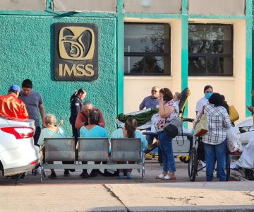 Evacuan a pacientes y personal del IMSS en Empalme por cortocircuito