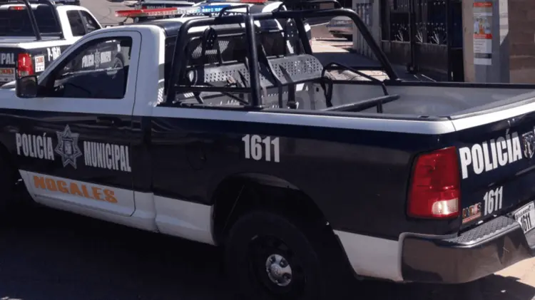 Los municipales solicitaron al menor tener precaución al viajar en bicicleta. (Especial / EXPRESO)