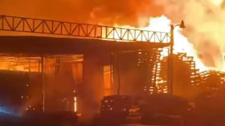 Bomberos, Cruz Roja, Protección Civil y Seguridad Pública Municipal acudieron al siniestro. (Cortesía)