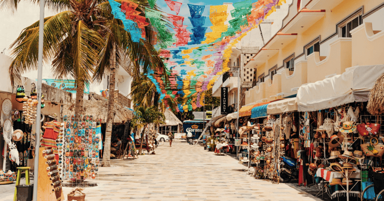 ¿Cuándo es temporada baja en Cancún?