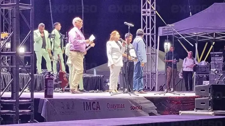 Karla Córdova González y Daniel Moreno Blanco estuvieron en la ceremonia (Foto: Blanca Ruelas/EXPRESO)