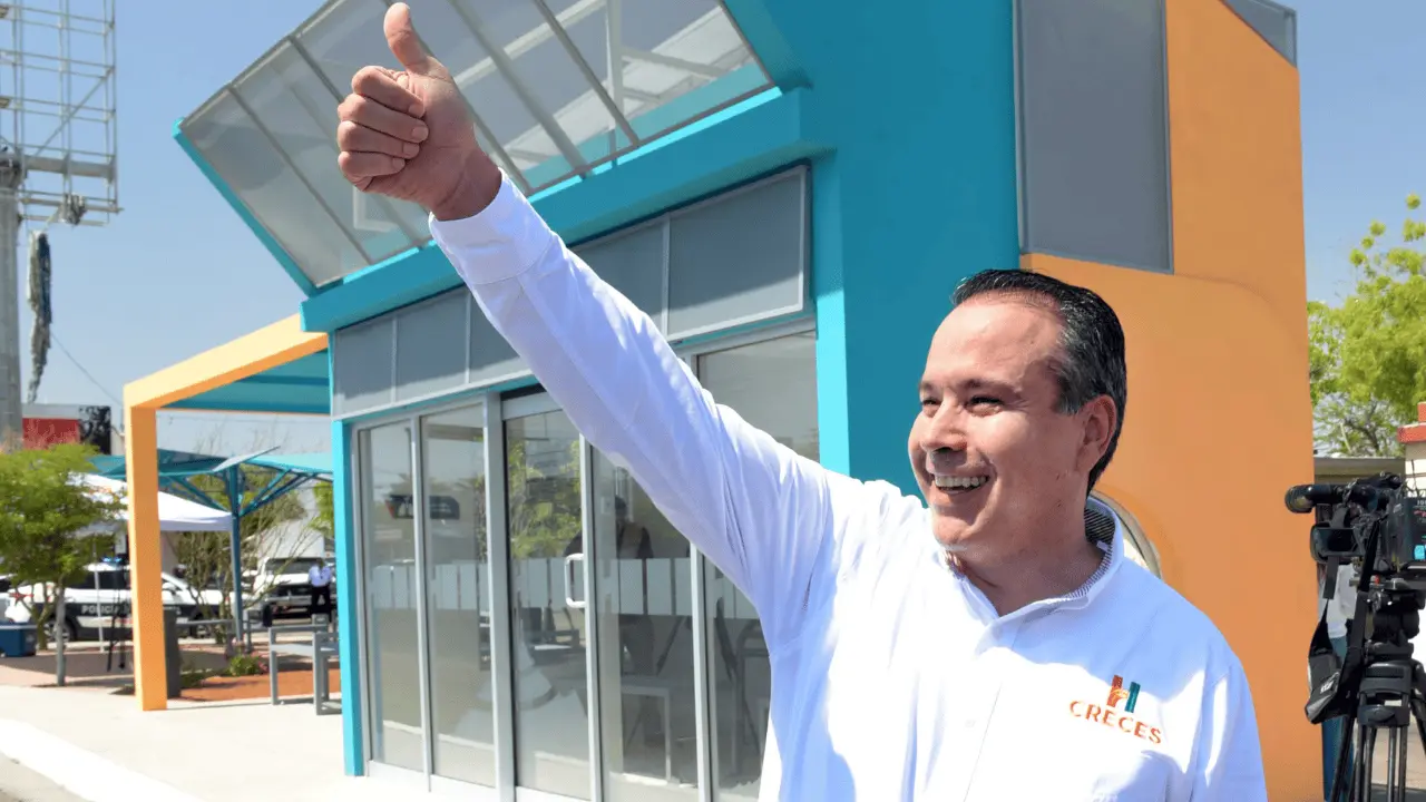 Llegan paradas de camiones inteligentes a Hermosillo: Toño Astiazarán