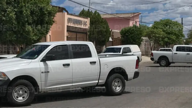 Personal de DIF y elementos de la Fgjes realizaron un cateo en el lugar. (Foto: Jorge Flores/EXPRESO)