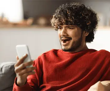 Gen Z cae tres veces más en estafas que Baby Boomers, revela encuesta