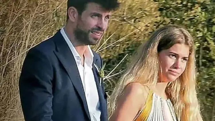 VIDEO: Captan a Piqué y Clara Chía incómodos en el concierto de Bizarrap