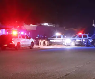 Detienen a tres personas por portación de arma y drogas en operativo