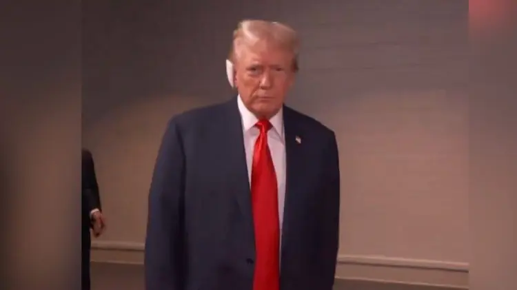 Donald Trump acudió a la convención nacional en Milwaukee con una venda. (Foto: Especial)