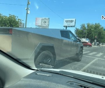 Captan vehículo Cybertruck de Tesla por las calles de Hermosillo