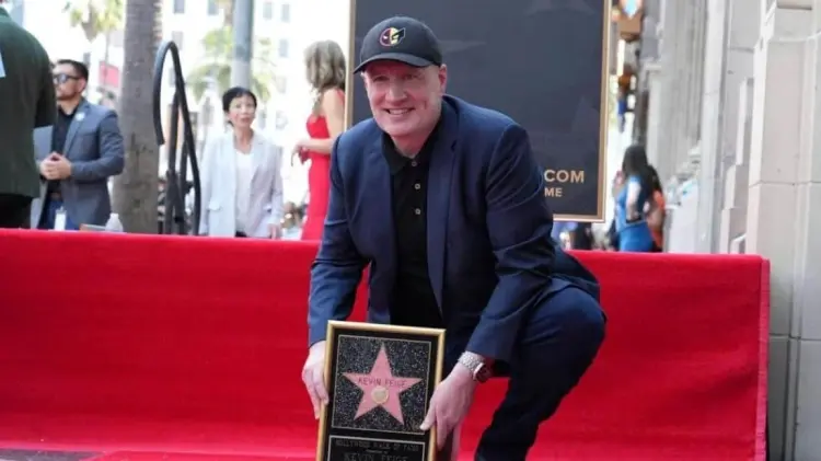 El presidente de Marvel Studios recibió su estrella en el Paseo de la Fama