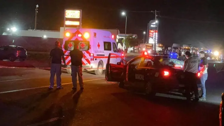 Al lugar acudieron elementos de Cruz Roja, pero el joven ya no tenía signos vitales. (Foto: Cortesía)