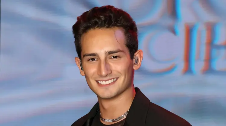 Emilio Osorio es hijo de Juan Osorio y Niurka Marcos.