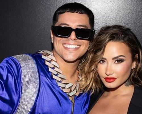 Demi Lovato sorprende en concierto de Grupo Firme