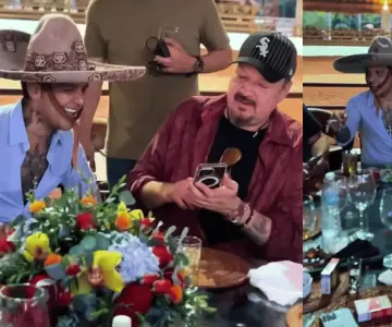 Pepe Aguilar le enseña a Nodal a portar el sombrero de charro