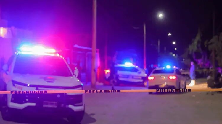 Elementos policiales durante hecho violento. (Foto: Archivo / EXPRESO)