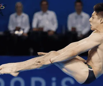 ¡Histórico! Osmar Olvera gana medalla de bronce en trampolín de 3 metros