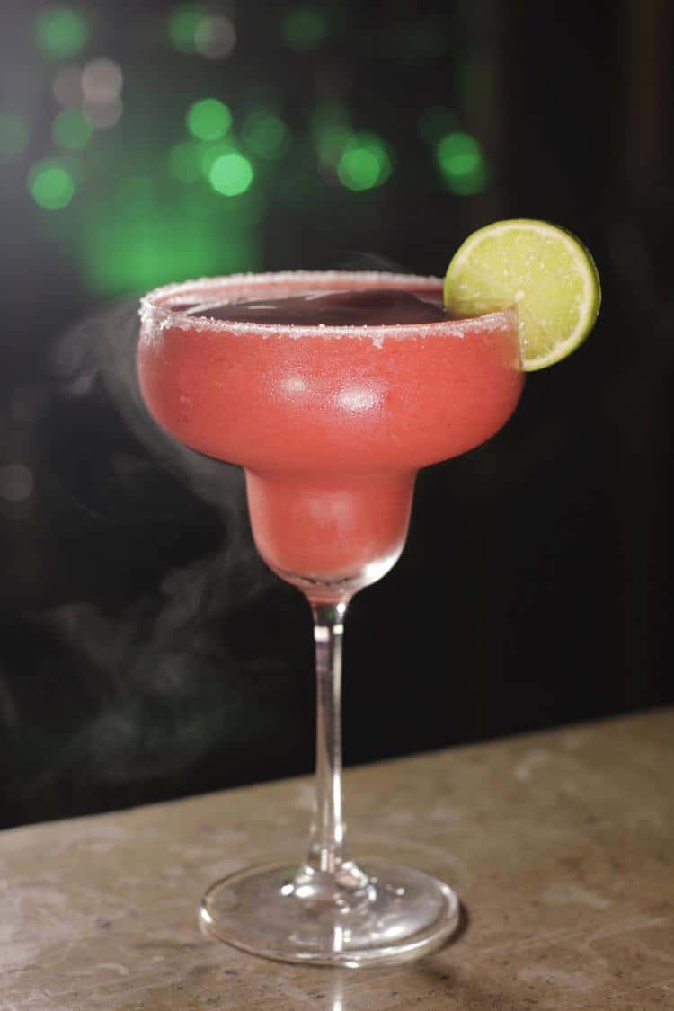 ¿Fiesta el fin de semana? Cautiva a tus amigos con estas recetas de bebidas preparadas