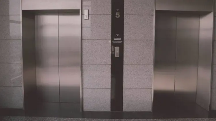 El elevador se había quedado atorado entre los pisos 4 y 5 del edificio. (Foto: Ilustrativa)